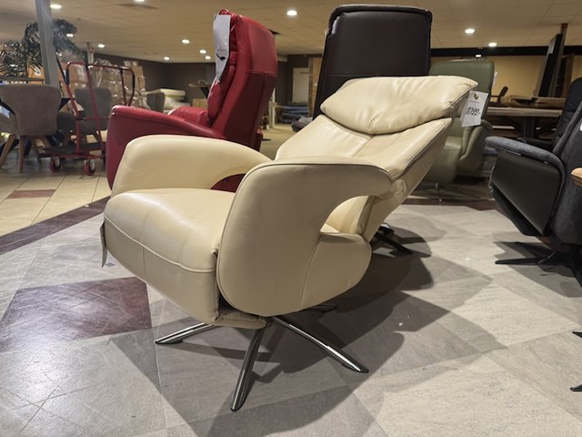 Relaxfauteuil, beige leer, manueel verstelbaar, rvs poot - afbeelding 2 van  5