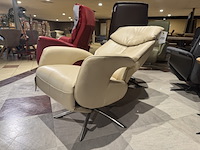 Relaxfauteuil, beige leer, manueel verstelbaar, rvs poot - afbeelding 2 van  5
