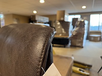 Relaxfauteuil, bruin leer, elektrisch verstelbaar, zwarte poot - afbeelding 6 van  6