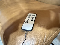 Relaxfauteuil, cognac leder, elektrisch verstelbaar, zwarte poot - afbeelding 4 van  4