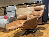Relaxfauteuil, cognac leer, elektrisch verstelbaar, zwarte poot - afbeelding 2 van  5