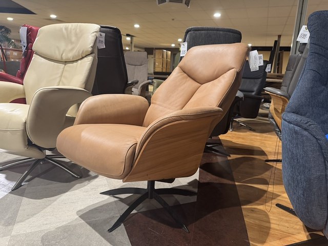 Relaxfauteuil, cognac leer, manueel verstelbaar d.m.v. gasveer - afbeelding 1 van  4