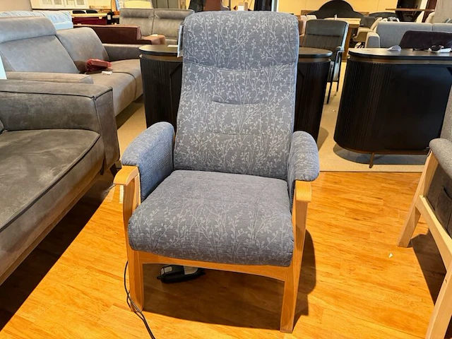 Relaxfauteuil elektrisch verstelbaar, maat medium sta op functie knudsen, blauwgrijs - afbeelding 2 van  8