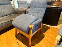 Relaxfauteuil elektrisch verstelbaar, maat medium sta op functie knudsen, blauwgrijs - afbeelding 6 van  8