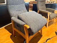 Relaxfauteuil elektrisch verstelbaar, maat medium sta op functie knudsen, blauwgrijs - afbeelding 8 van  8
