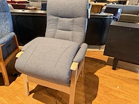Relaxfauteuil elektrisch verstelbaar, maat medium sta op functie knudsen, grijs - afbeelding 5 van  7