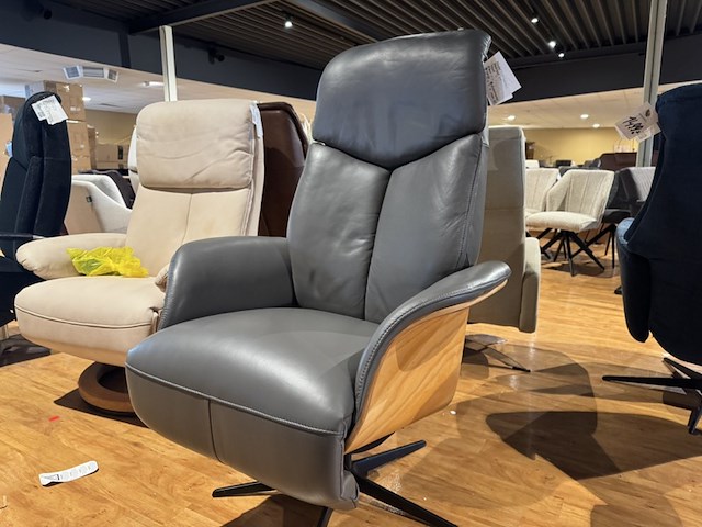 Relaxfauteuil, grijs leer, elektrisch verstelbaar, zwarte poot, design - afbeelding 1 van  5