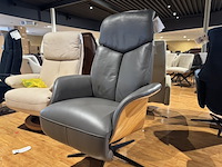 Relaxfauteuil, grijs leer, elektrisch verstelbaar, zwarte poot, design - afbeelding 1 van  5