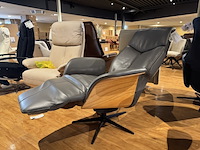 Relaxfauteuil, grijs leer, elektrisch verstelbaar, zwarte poot, design - afbeelding 2 van  5