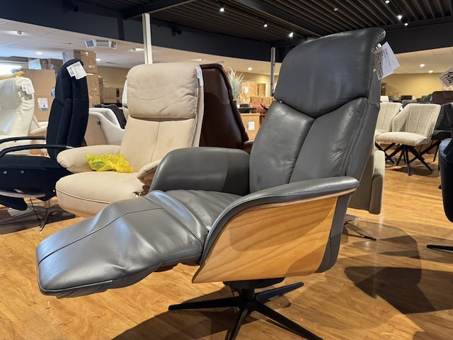 Relaxfauteuil, grijs leer, elektrisch verstelbaar, zwarte poot, design - afbeelding 3 van  5