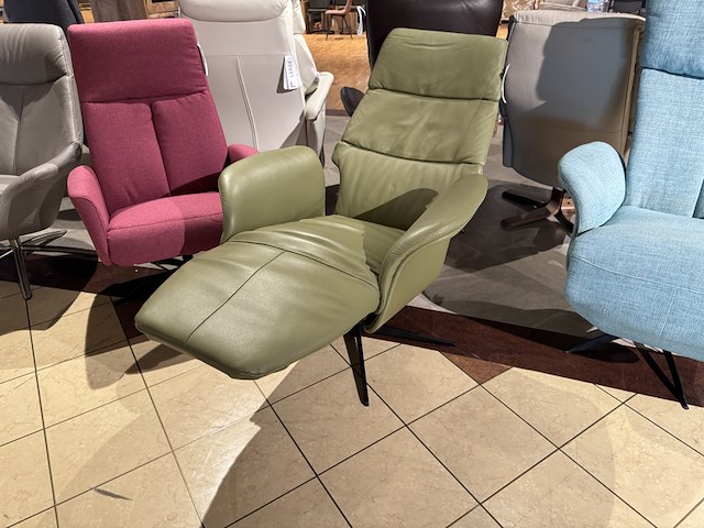 Relaxfauteuil, groen leder, elektrisch verstelbaar - afbeelding 1 van  4