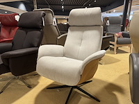 Relaxfauteuil, lichtgrijs stof, manueel verstelbaar d.m.v. gasveer, design - afbeelding 2 van  5
