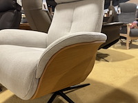 Relaxfauteuil, lichtgrijs stof, manueel verstelbaar d.m.v. gasveer, design - afbeelding 3 van  5