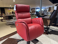 Relaxfauteuil, rood leer, elektrisch verstelbaar, zwarte poot - afbeelding 1 van  5