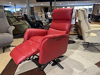 Relaxfauteuil, rood leer, elektrisch verstelbaar, zwarte poot - afbeelding 2 van  5