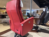 Relaxfauteuil, rood leer, elektrisch verstelbaar, zwarte poot - afbeelding 4 van  5