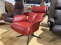 Relaxfauteuil, rood leer, manueel verstelbaar d.m.v. gasveer, zwarte poot - afbeelding 1 van  5