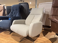 Relaxfauteuil, sand stof, manueel verstelbaar, chromen poot - afbeelding 1 van  4