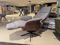 Relaxfauteuil, taupe stof, elektrisch verstelbaar, zwarte poot - afbeelding 2 van  6