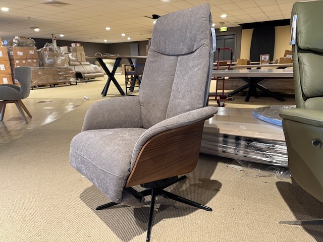 Relaxfauteuil, taupe stof, elektrisch verstelbaar, zwarte poot - afbeelding 4 van  6