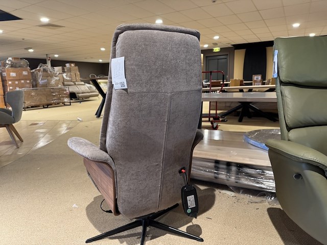 Relaxfauteuil, taupe stof, elektrisch verstelbaar, zwarte poot - afbeelding 6 van  6