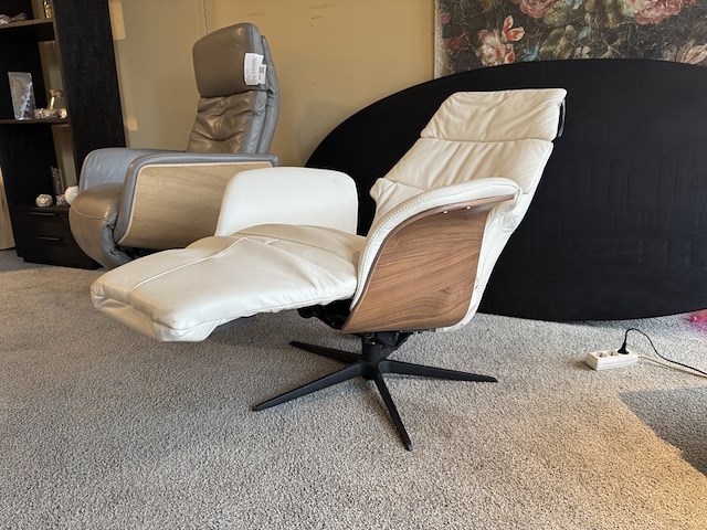 Relaxfauteuil, wit leder, elektrisch verstelbaar, design - afbeelding 1 van  4