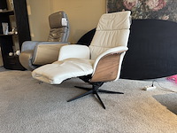 Relaxfauteuil, wit leder, elektrisch verstelbaar, design - afbeelding 2 van  4