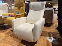 Relaxfauteuil, wit leer, elektrisch verstelbaar, chromen poot - afbeelding 1 van  6