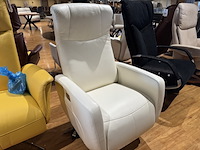Relaxfauteuil, wit leer, elektrisch verstelbaar, chromen poot - afbeelding 5 van  6