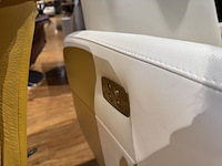 Relaxfauteuil, wit leer, elektrisch verstelbaar, chromen poot - afbeelding 6 van  6