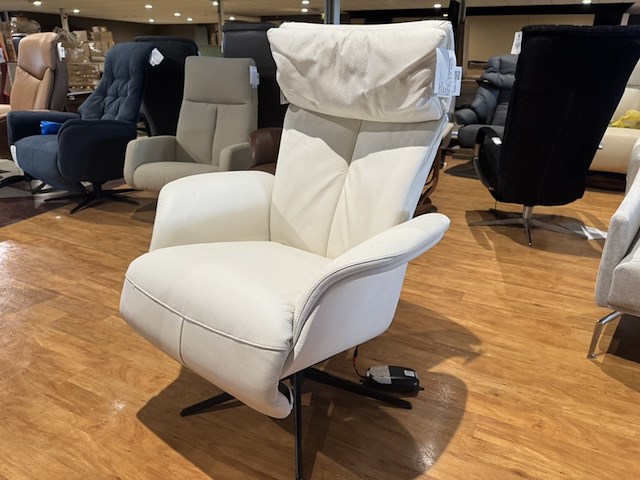 Relaxfauteuil, wit leer, elektrisch verstelbaar, zwarte poot - afbeelding 1 van  5