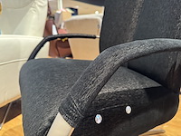 Relaxfauteuil, zwart stof, elektrisch verstelbaar, chromen poot - afbeelding 4 van  5