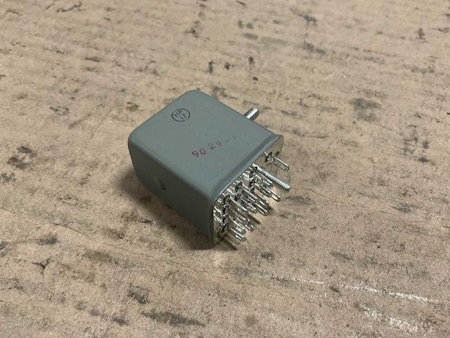 Relay (3x) - afbeelding 1 van  5