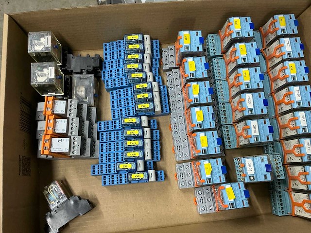 Releco/omron divers relais - afbeelding 5 van  8