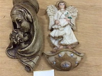 Religieus wijwatervat ( kunststof ) +… - afbeelding 1 van  2