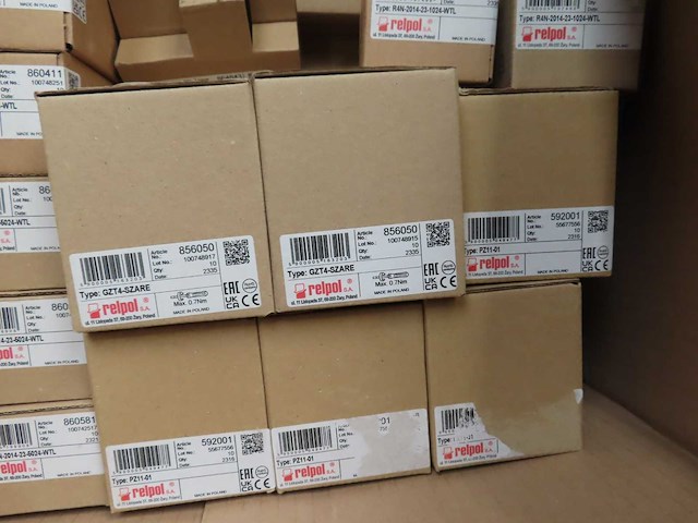Relpol- installatiemateriaal (46x) - afbeelding 2 van  7