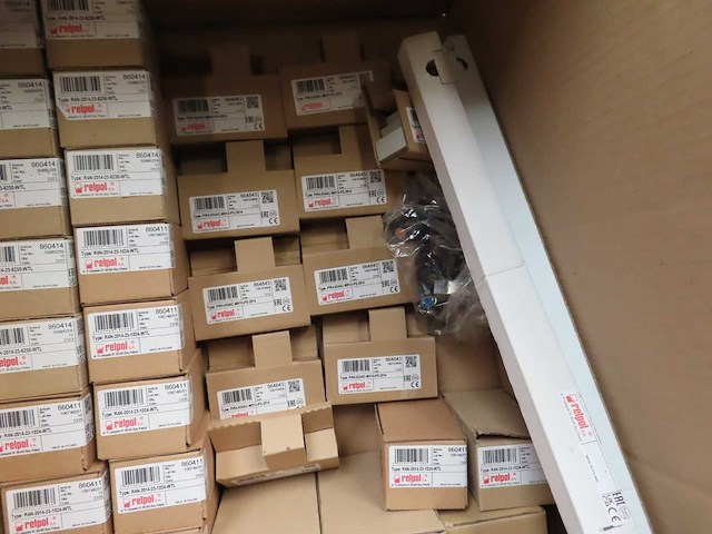 Relpol- installatiemateriaal (46x) - afbeelding 5 van  7