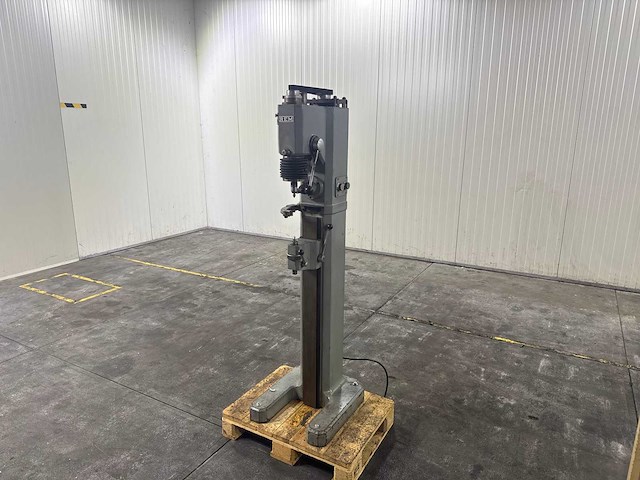 Rem - cylindrical grinding machine - afbeelding 1 van  9