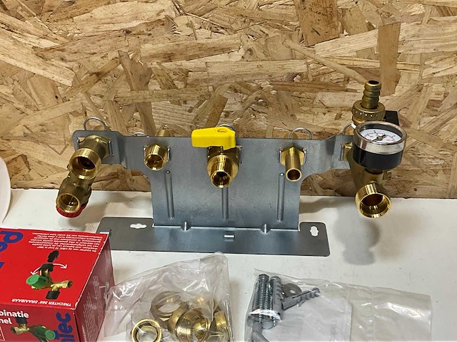 Remeha aansluitbeugel avanta uitgebreid - afbeelding 2 van  9