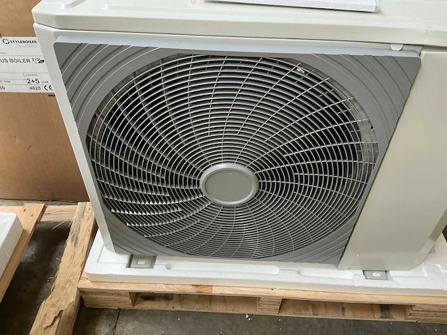 Remeha awhp2r 4 mr warmtepomp (buitenunit) - afbeelding 2 van  6