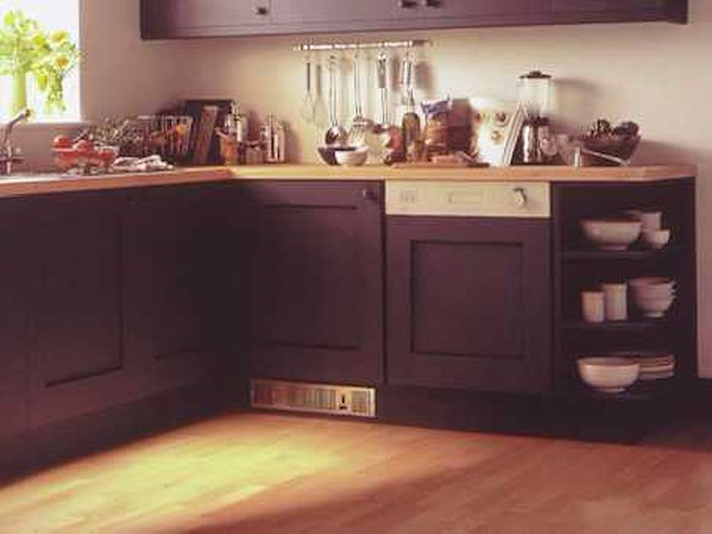 Remeha kickspace ks-500-g plintverwarming zonder grille - afbeelding 1 van  4