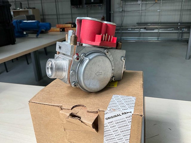 Remeha s58685 gasblok - afbeelding 1 van  2