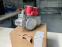 Remeha s58685 gasblok - afbeelding 1 van  2