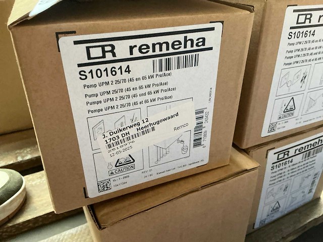 Remeha/grundfos upm 2 25/70 pomp - afbeelding 2 van  2