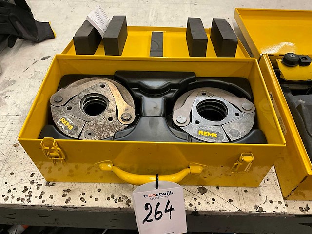 Rems m54 / m42 diverse persbekken (2x) - afbeelding 1 van  4