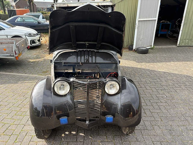 Renault - 1960 - juvaquatre - dauphinoise - oldtimer - afbeelding 19 van  28