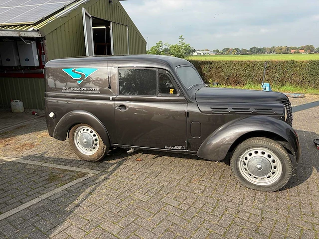 Renault - 1960 - juvaquatre - dauphinoise - oldtimer - afbeelding 11 van  28