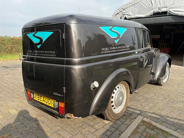 Renault - 1960 - juvaquatre - dauphinoise - oldtimer - afbeelding 21 van  28