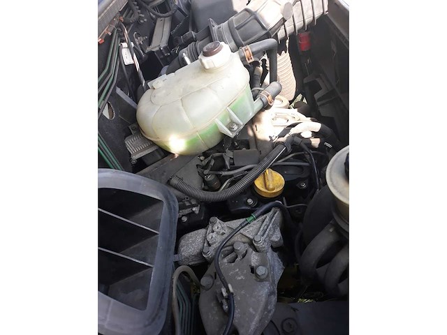 Renault - 2002 - master - 2 - personenauto - afbeelding 5 van  16