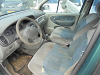 Renault - 2003 - scénic - 1.6-16v authentique - 88-lv-ng - afbeelding 10 van  12